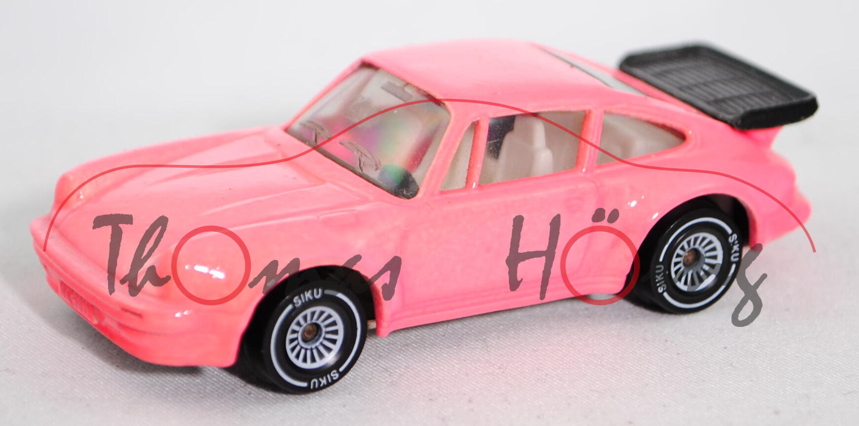 Porsche 911 Turbo 3,3 (G-Modell Typ 930, Modell 1978-1989), hellrose, innen reinweiß, Lenkrad schwar