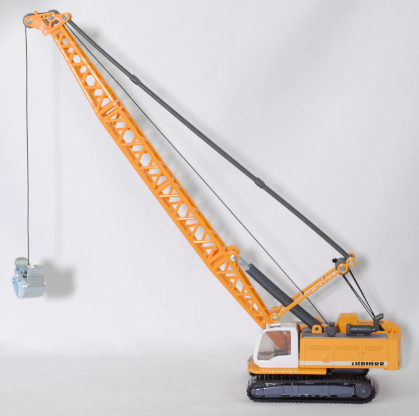 00002 LIEBHERR Hydro-Seilbagger HS 835 HD Litronic® mit Greifer-Ausrüstung (Modell 2006-2014), weiß/gelb/grau, weißgrünem Streifen auf den Seiten, SIKU SUPER 1:87, L17mpK