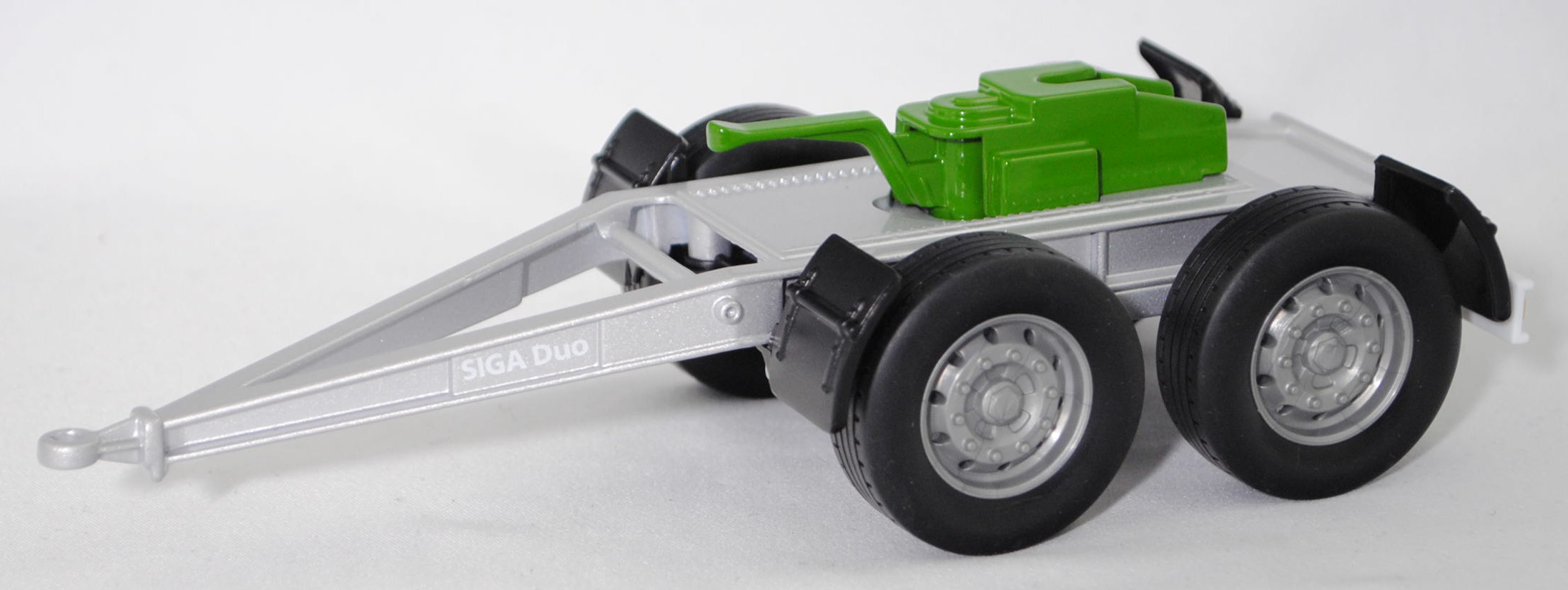 00401 Dolly SIGA Nova Duo (Typ Fahrgetsell mit 2 Achsen, Modell 2006-), Fahrgestell silber, D-Nummernschild OL MK 100, Kupplung grün, SIKU FARMER, 1:32, L17mpK (Limited)