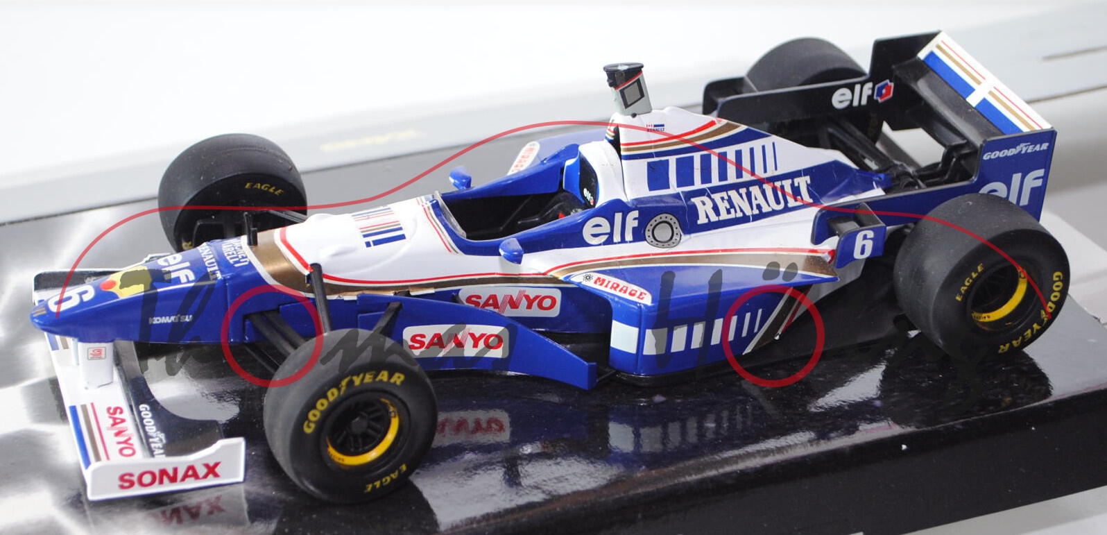 Williams FW18, reinweiß/ultramarinblau, Team Rothmans Williams Renault (1. Platz), Fahrer: Jacques V