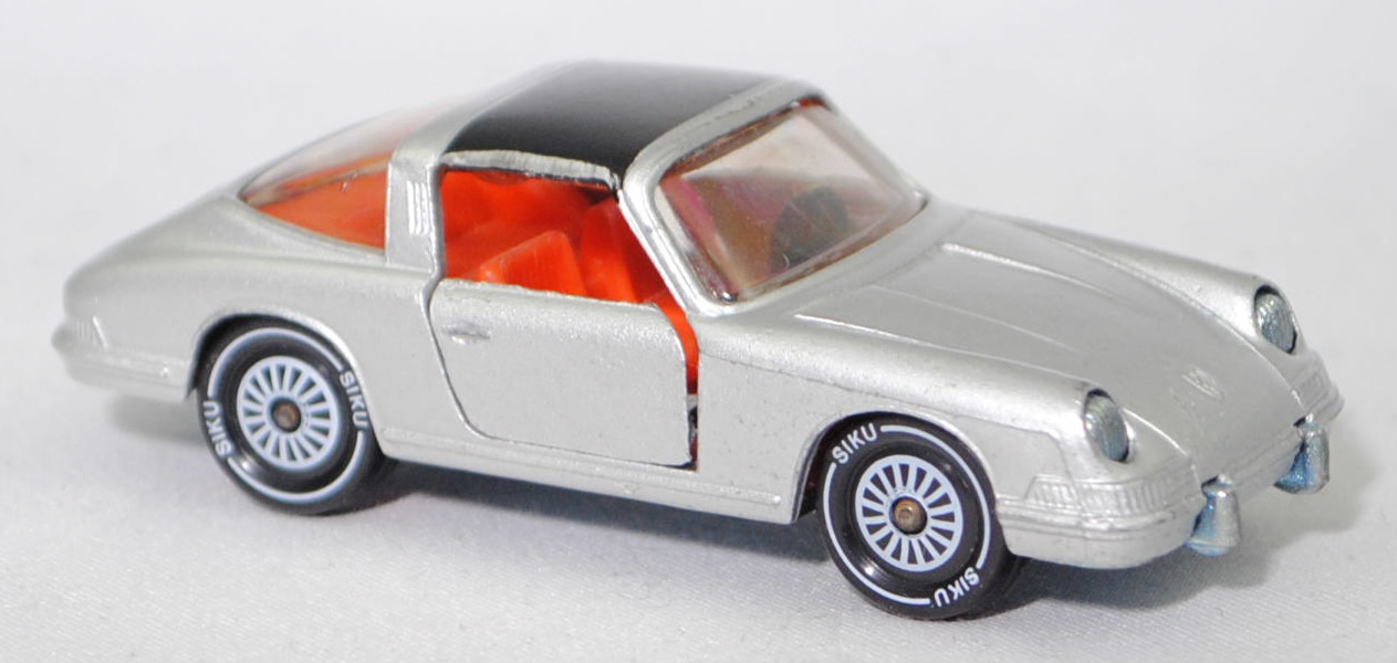 00008 Porsche 911 E Targa (F-Modell bzw. Urmodell, B-Serie, Modell 1968-1969), silber, Lenkrad schwarz, Dach schwarz, Bpr. V234 und 1010, W-Germ, Verglasung rauch, R11 glatt, SIKU, 1:60, m