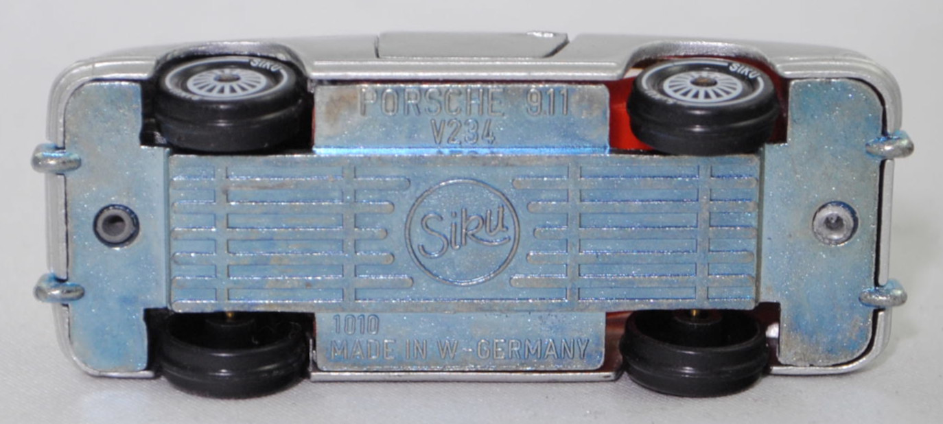 00008 Porsche 911 E Targa (F-Modell bzw. Urmodell, B-Serie, Modell 1968-1969), silber, Lenkrad schwarz, Dach schwarz, Bpr. V234 und 1010, W-Germ, Verglasung rauch, R11 glatt, SIKU, 1:60, m