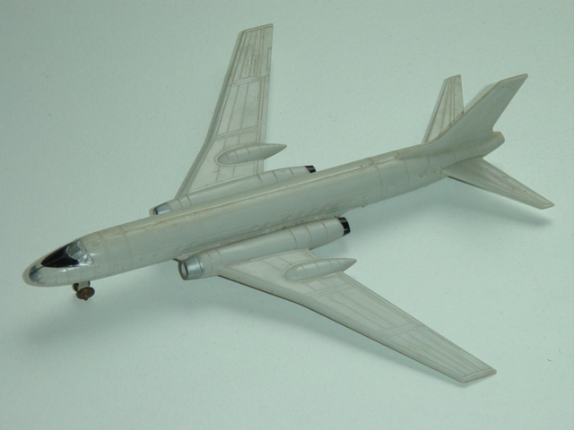 Tupolev Tu 104, Aero Flot / CCCP N5400, Aufkleber weg, hintere Fahrwerke weg, 1:250, ohne Zettel