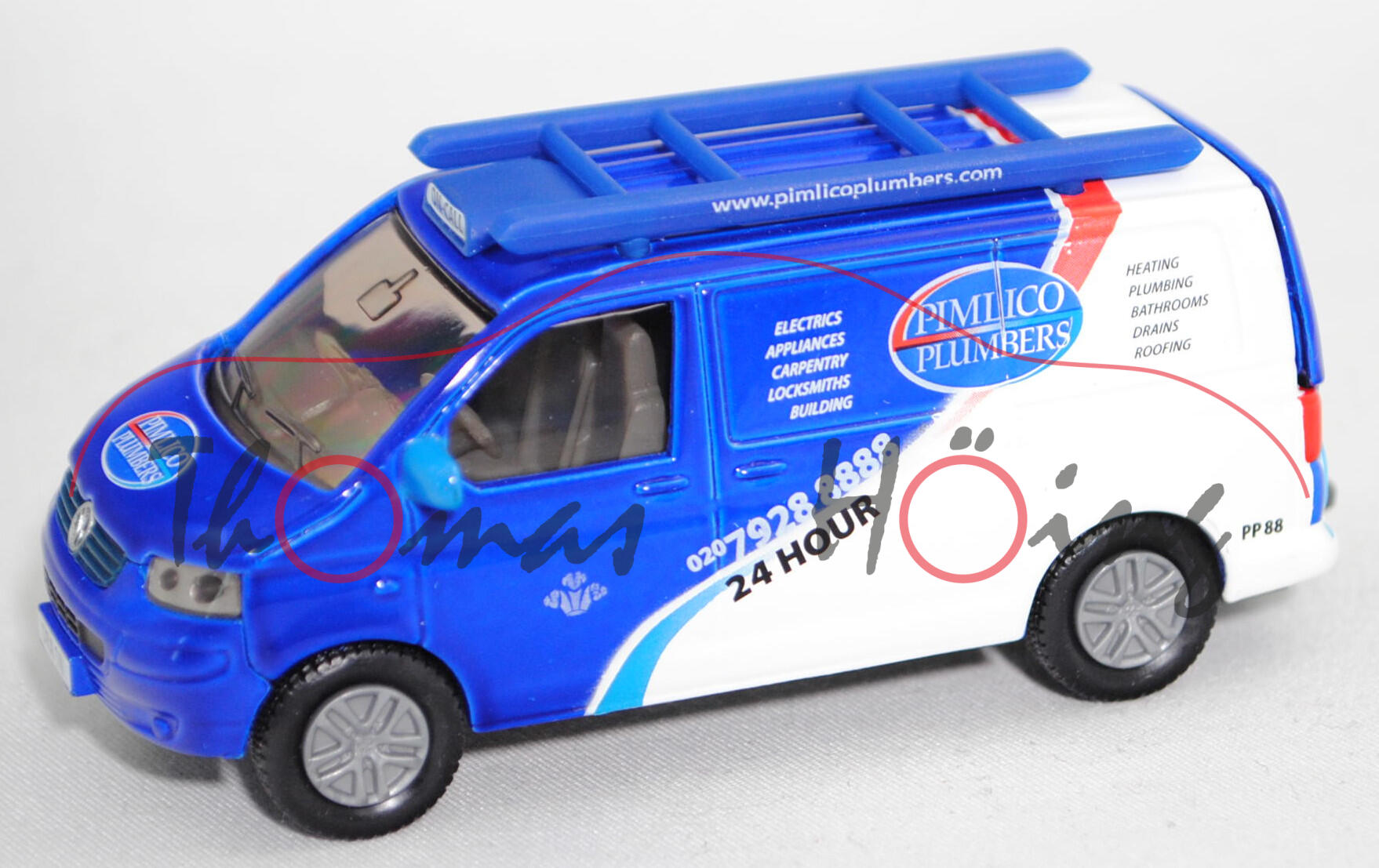 00603 VW T5.1 Transporter (Typ 7H, Modell 03-09), blau/weiß, PIMLICO / PLUMBERS / PP88 / DRA 1N, mb