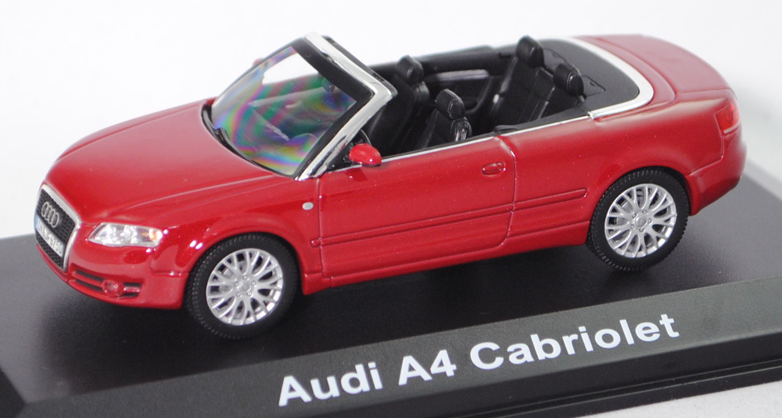 Audi A4 Cabriolet 3.2 FSI quattro (B7, Typ 8H, Modell 2006-2009), granatrot, Norev, 1:43, PC-Box