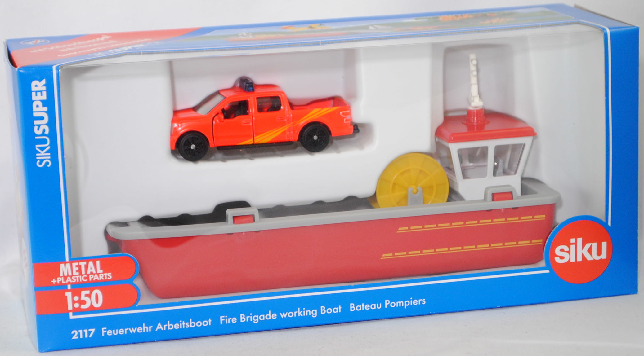 00000 Feuerwehr Arbeitsboot / Mehrzweckboot (MZB) mit Ladegut, grau/rot, Ladegut: Ford F-150 (Modell 2018-2020) Feuerwehr, leuchthellrot, SIKU SUPER 1:50, L17mpK