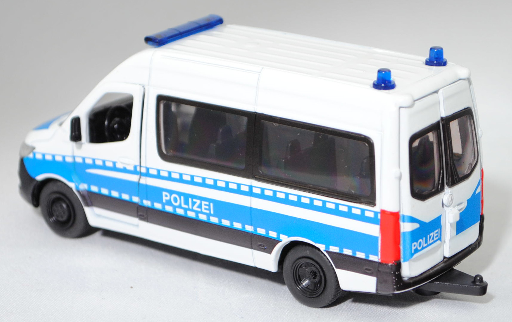 00001 Mercedes-Benz Sprinter III Tourer (W 907, Modell 2018-2021) 319 CDI L2 Bundespolizei Mannschaftswagen, reinweiß, POLIZEI mittig auf der Motorhaube, SIKU SUPER, 1:50, L17mpK