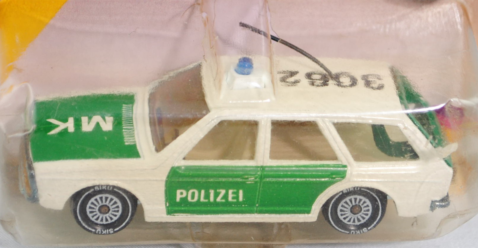 00011 VW Passat Variant (B1, Typ 33, Modell 1974-1977) Polizei-Lautsprecherwagen, cremeweiß/minzgrün