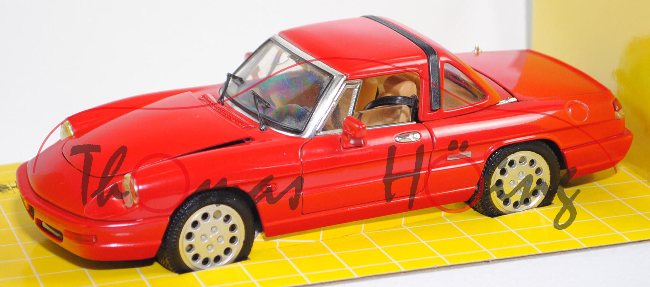 Alfa Romeo Spider 2.0 mit Hardtop (4. Gen., Modell 1989-1993), alfa rosso, Revell / Jouef, 1:18, mb