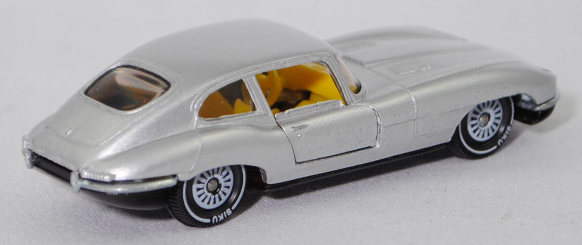 00007 Jaguar E-Type 2+2 SI Coupé 4.2 Liter (Serie 1, Typ 2+2-Sitzer Coupé, Modell 1966-1967), silber, innen gelb, W-Germ, Verglasung rauch, R11 gerillt, SIKU SUPER, 1:61, m