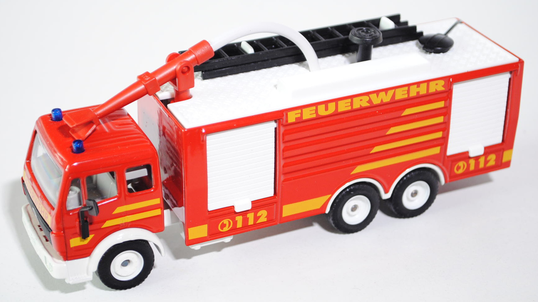 00004 Mercedes SK Tanklöschfahrzeug, verkehrsrot/reinweiß, FEUERWEHR / C 112 C 112, Druck FEUERWEHR 