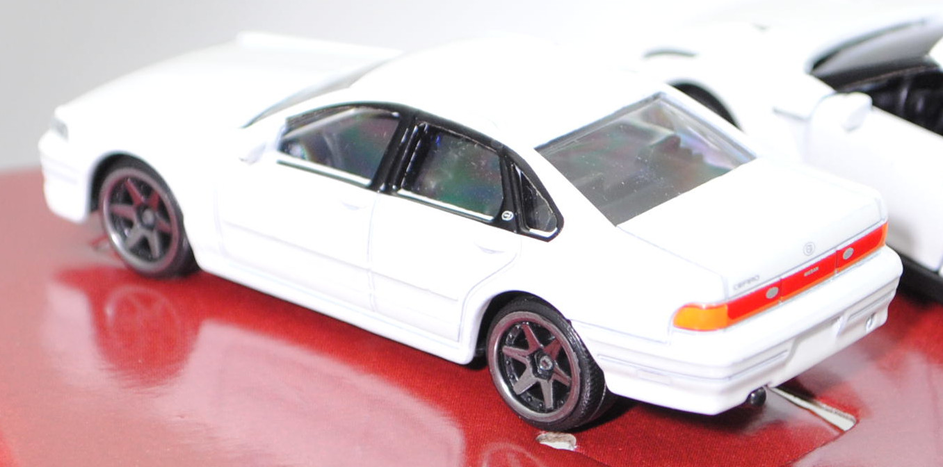 Giftpack Nissan: Nissan Skyline GT-R + Nissan Z Performance + NISSAN Silvia spec-R AERO + Nissan GT-R + NISSAN Cefiro 2.5 A31, reinweißmetallic, majorette, mb