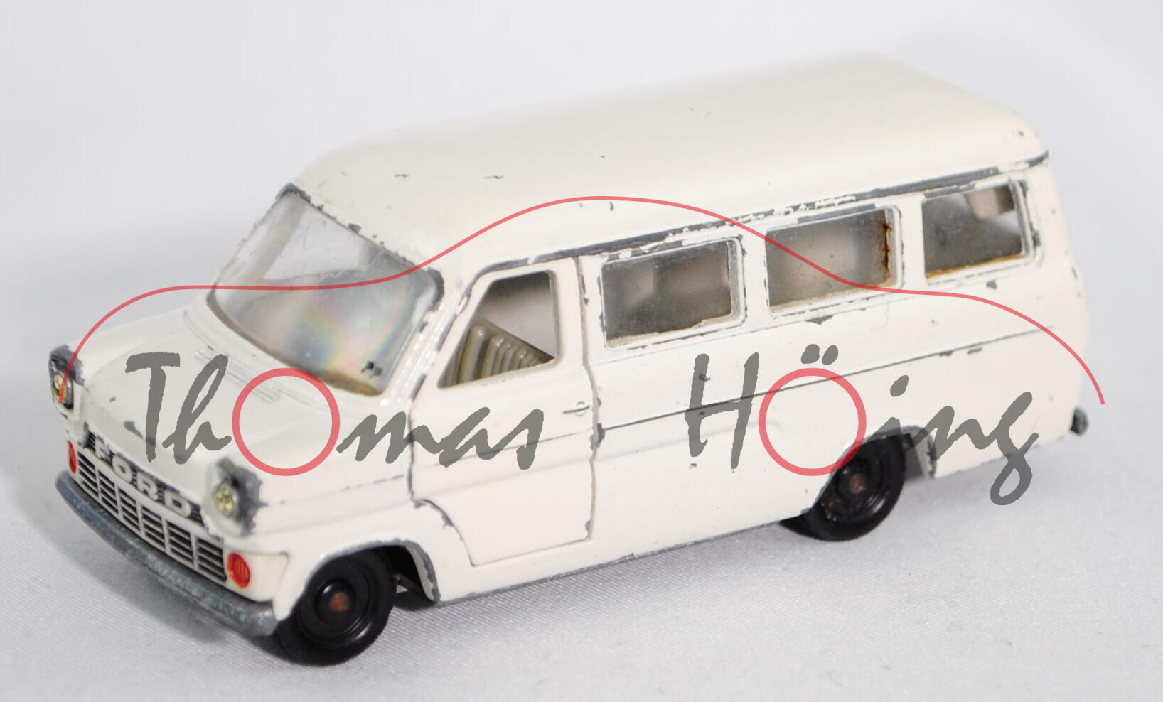 Ford Transit Kombi 1500 (2. Generation, Typ UK Mark 1, Modell 1965-1971), cremeweiß, innen grau, Len