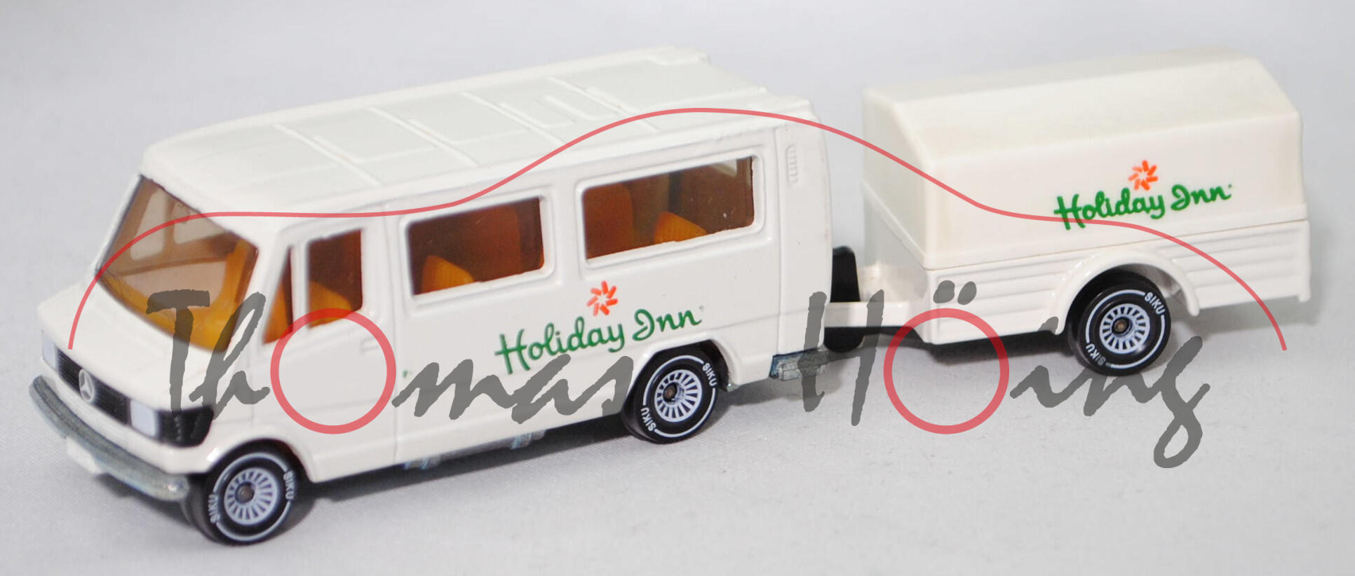 00007 Mercedes-Benz Kombi 208 (Mod. 77-82) und Anhänger, weiß, Holiday Inn, mit Notsitz, L10