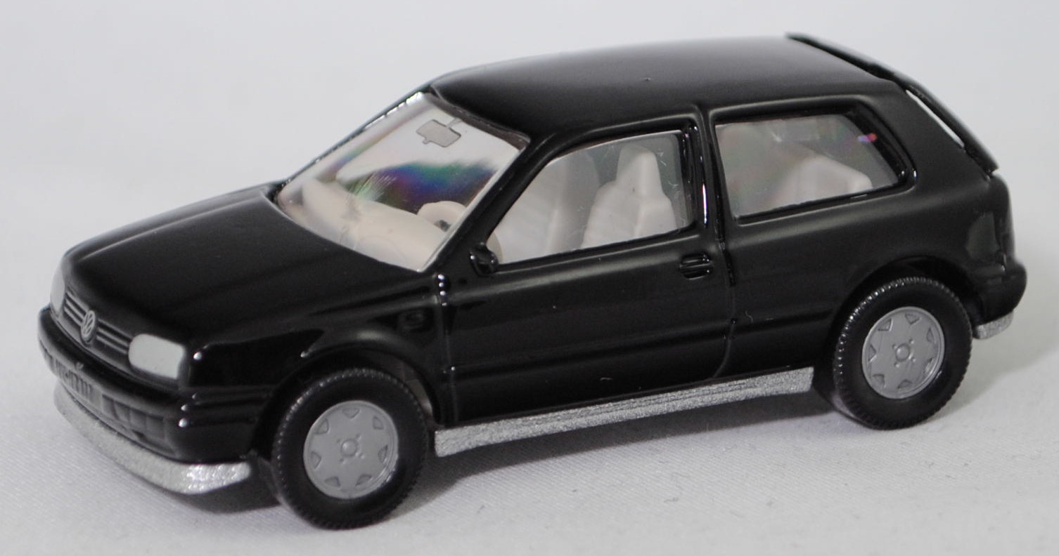 00004 VW Golf III 1.8 GL (Typ 1H, Vorfacelift, Modell 1991-1994), schwarz, innen grau, Lenkrad grau, Chassis silber, Hong, Bpr. 1010 / 0842, SIKU SUPER, 1:56, m (Lenkrad schief)
