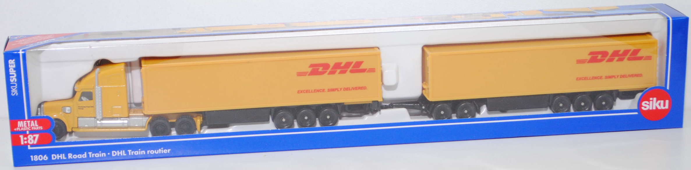 00005 FREIGHTLINER® CORONADO® CC132 6x4 (Modell 2001-2010) DHL Road Train, gelb, Deutsche Post DHL / Group, Druck FREIGHTLINER auf dem Kühlergrill, SIKU SUPER 1:87, L17mpK