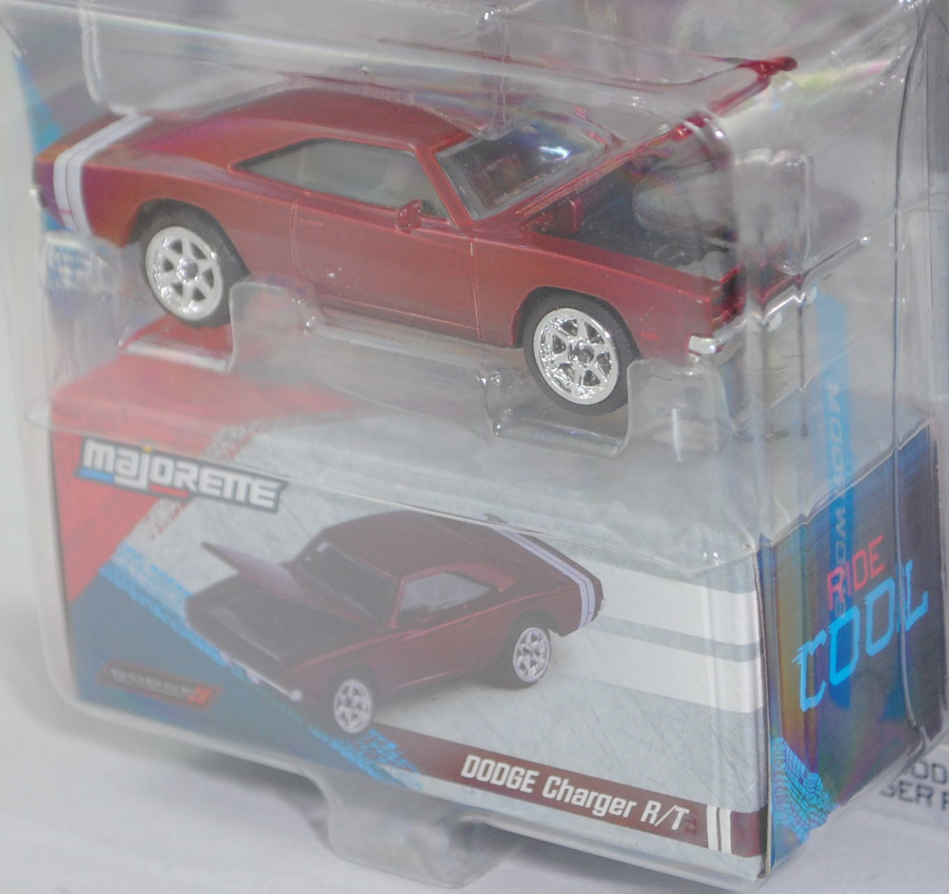 Dodge Charger R/T (2. Generation, R/T = Road & Track, Facelift 1969, Modell 1969-1970) (Nr. 238E), hell-purpurrotmetallic, majorette, 1:66, Blister (SHOWROOM DELUXE CARS)