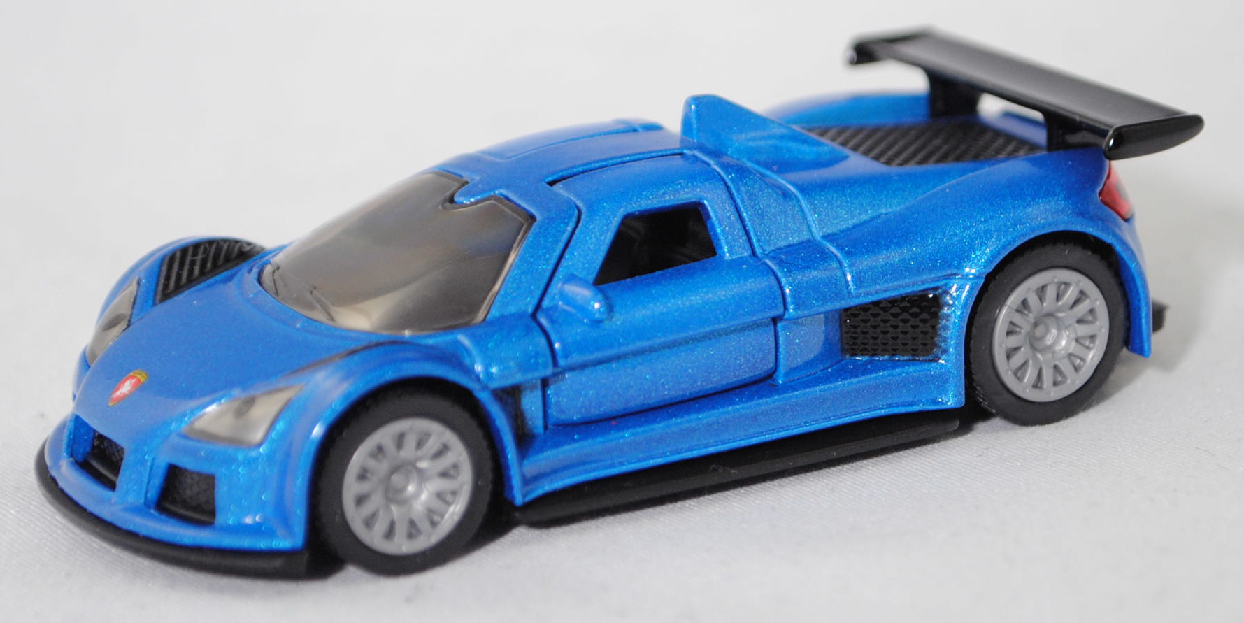 00000 Gumpert Apollo (1. Generation, Modell 2005-2010), verkehrsblaumetallic, Bpr. 1444, Bpr. ohne Adresse, B31a / B31b grau, SIKU SUPER, 1:55, m
