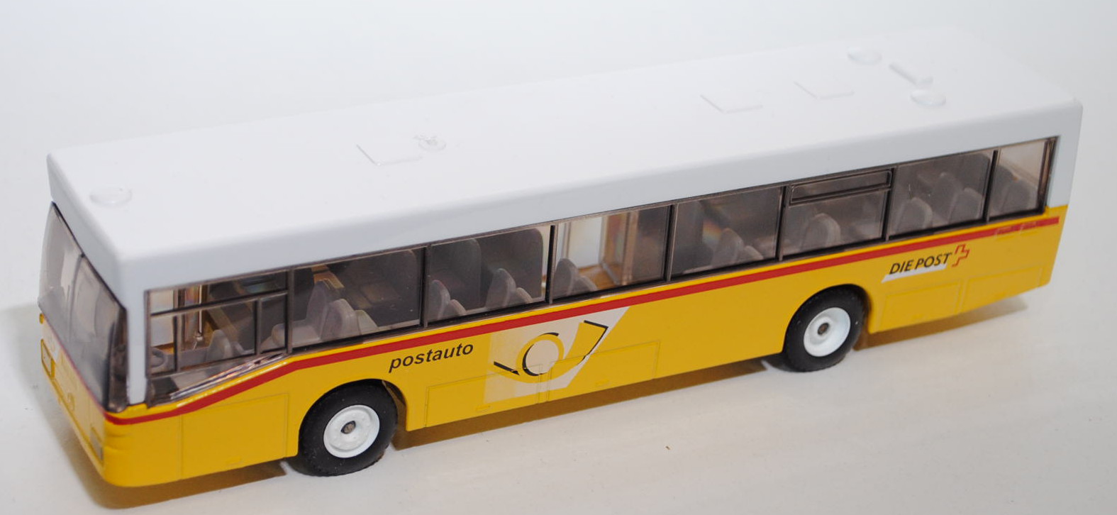 03902 Linienbus Mercedes O 405 N, reinweiß/kadmiumgelb, DIE POST postauto, neuer Frontdruck in weiß