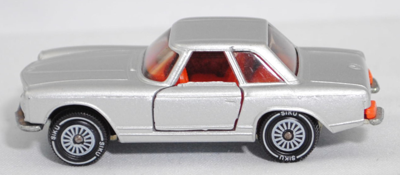 00007 Mercedes-Benz 280 SL (W 113, Pagode, Modell 1968-1971) mit Hardtop (Coupédach), silber, Bpr. V 302 / 1017, W-Germ, Verglasung rauch, R11 gerillt, SIKU SUPER, 1:60, m