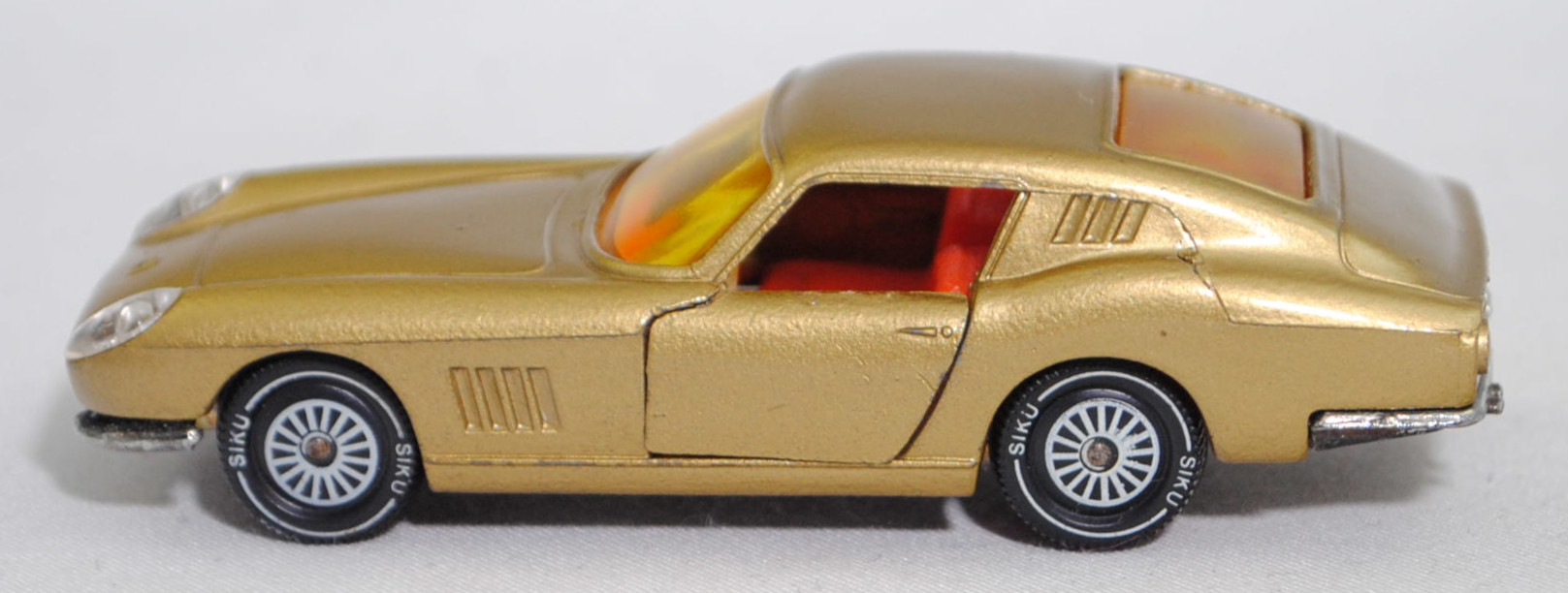 00004 Ferrari Berlinetta 275 GTB (Tipo 563, 2. Serie, Long Nose / Lange Nase, Modell 1965-1966), goldmetallic, transparente Frontscheinwerfer, Bpr. 1012, W-Germ, R11, SIKU SUPER, 1:56, m