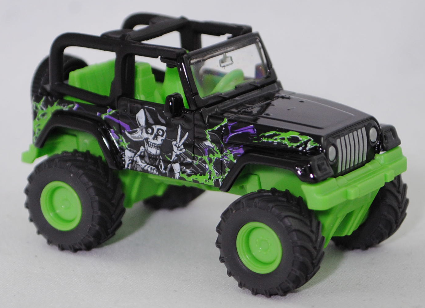 00000 Jeep Wrangler Sport 4.0 (2. Generation, Baureihe TJ, Facelift 2002, Modell 2002-2006) Big Wheel, schwarz, SIKU SUPER, 1:55, P29f