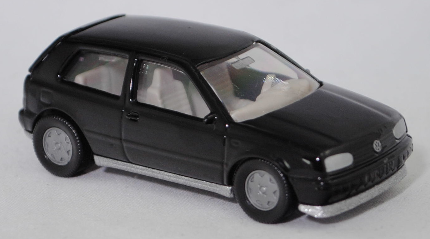 00004 VW Golf III 1.8 GL (Typ 1H, Vorfacelift, Modell 1991-1994), schwarz, innen grau, Lenkrad grau, Chassis silber, Hong, Bpr. 1010 / 0842, SIKU SUPER, 1:56, m (Lenkrad schief)
