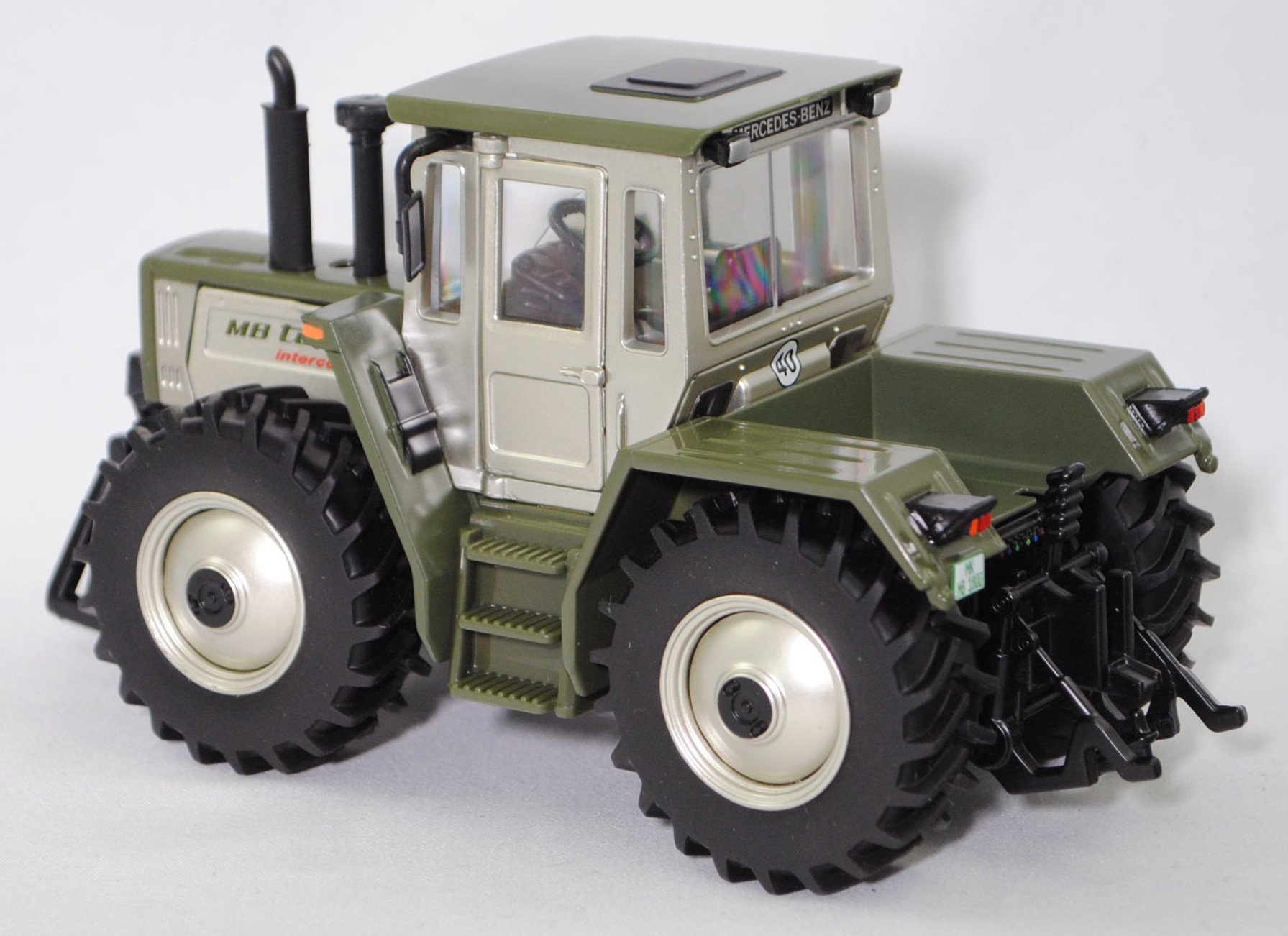 00000 Mercedes-Benz MB trac 1800 intercooler (schwere Baureihe, Baureihe 443, 2. Serie, MoPf, Modell 1990-1991), silberdistel/olivgrün, SIKU FARMER CLASSIC 1:32, L17mK (Limited Edition)
