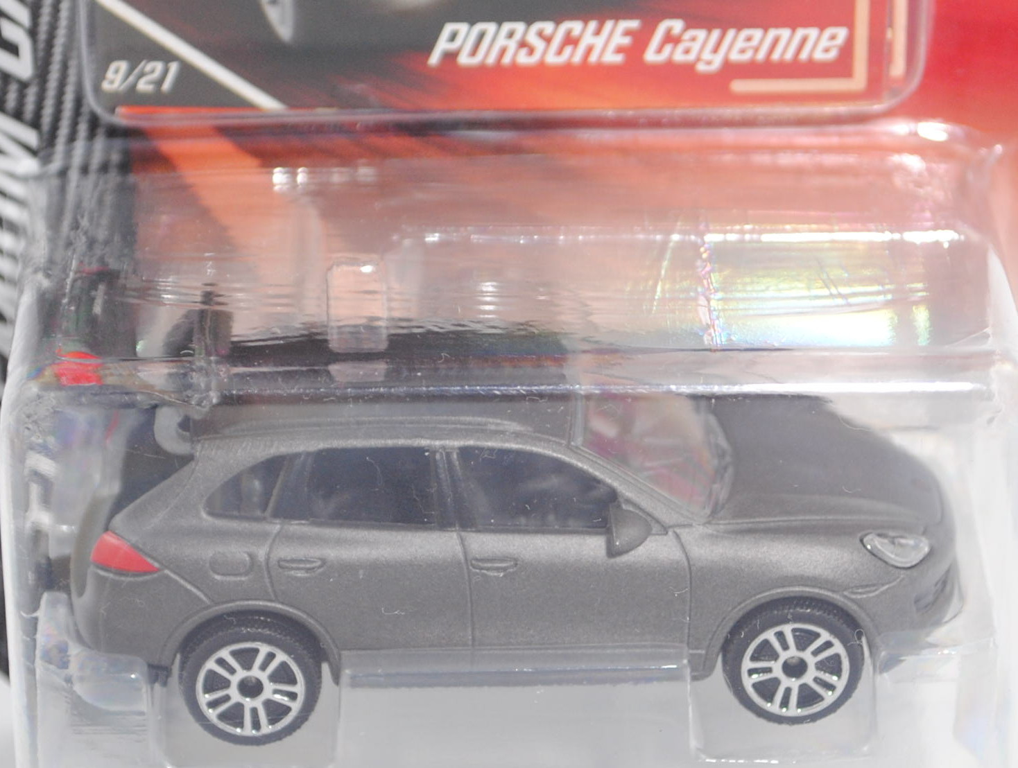 Porsche Cayenne Turbo S (Typ 92A, Mod. 13-14), graumet., 5-Doppelspeichen-Felge, majorette, 1:64, mb