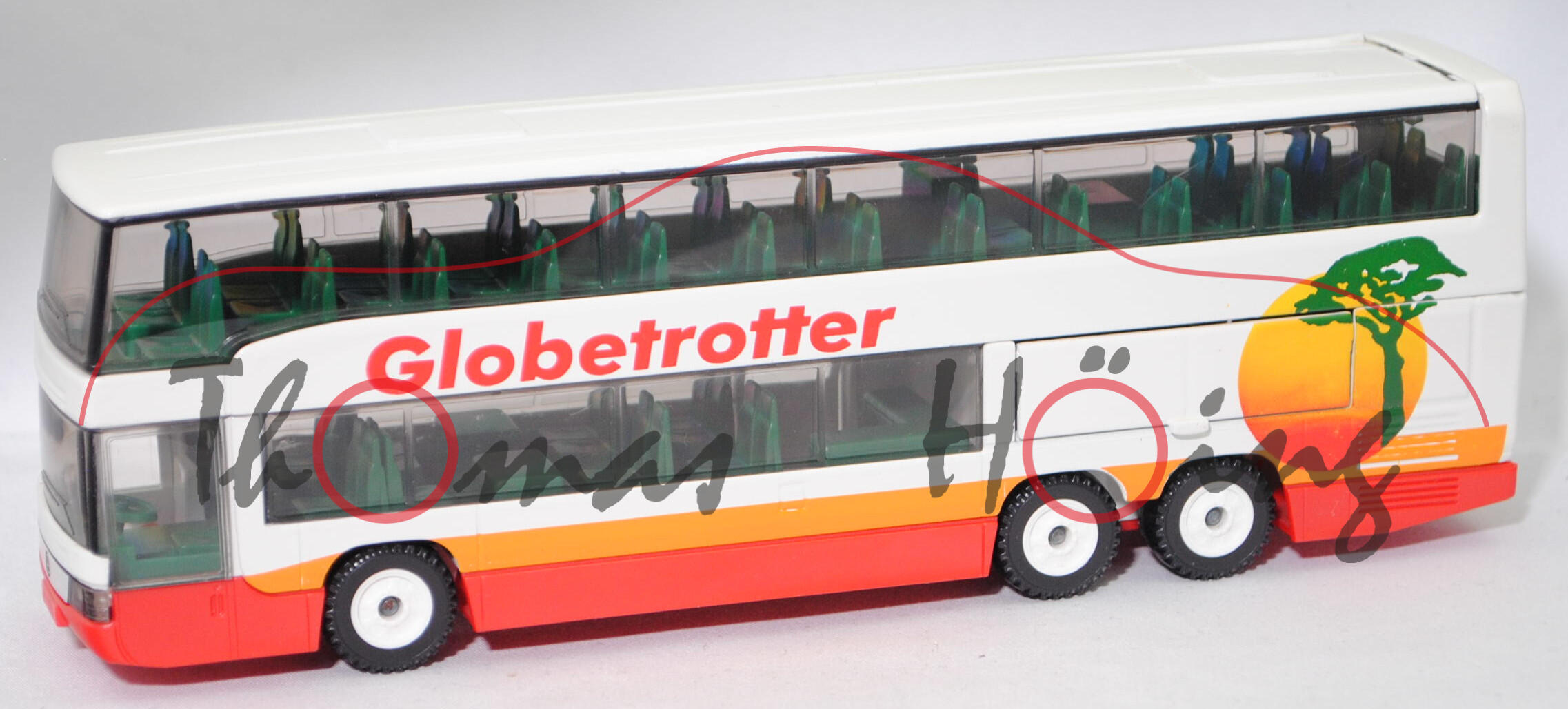 00004 Mercedes-Benz O 404 DD Reisebus, weiß/rot, innen minzgrün, Globetrotter, LKW12, SIKU, 1:55