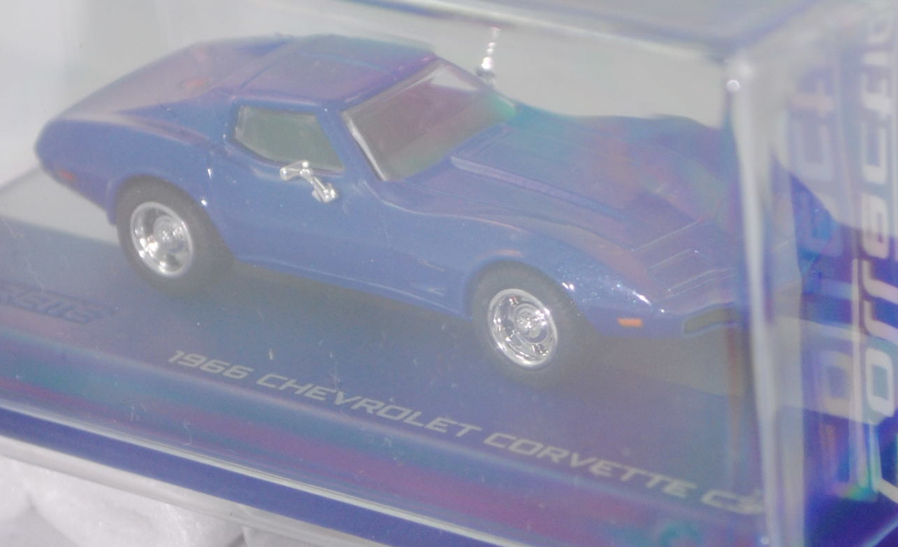 Chevrolet Corvette Stingray Coupé (3. Generation, C3, Änderungen 1975 zum Modelljahr 1976, Modell 1975-1976), hell-kobaltblaumetallic, majorette, 1:64, PC-Box im Blister (Collection)