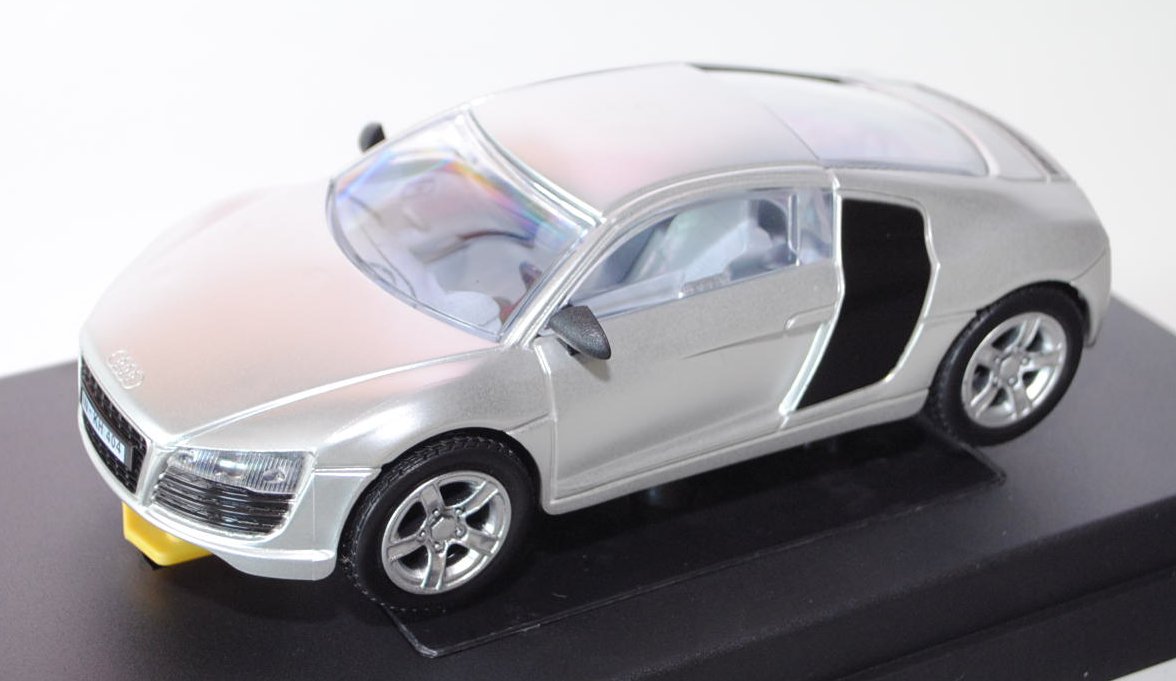 Audi R8 4.2 FSI, Modell 2007-, silbermetallic, cartronic, für Rennbahn, 1:24, PC-Box