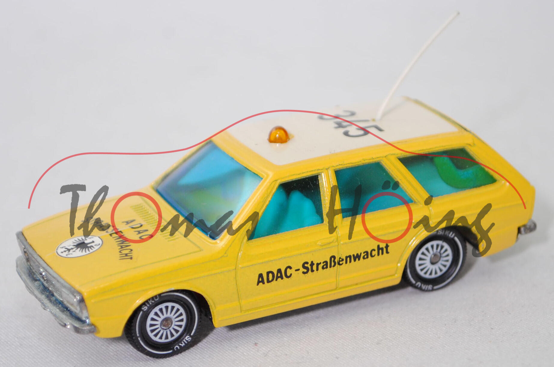 00010 VW Passat Variant LS (B1, Typ 33, Modell 1974-1975) ADAC-Pannenhilfe, zinkgelb, ADAC / STRASSENWACHT, W-Germ, R11, SIKU, 1:55