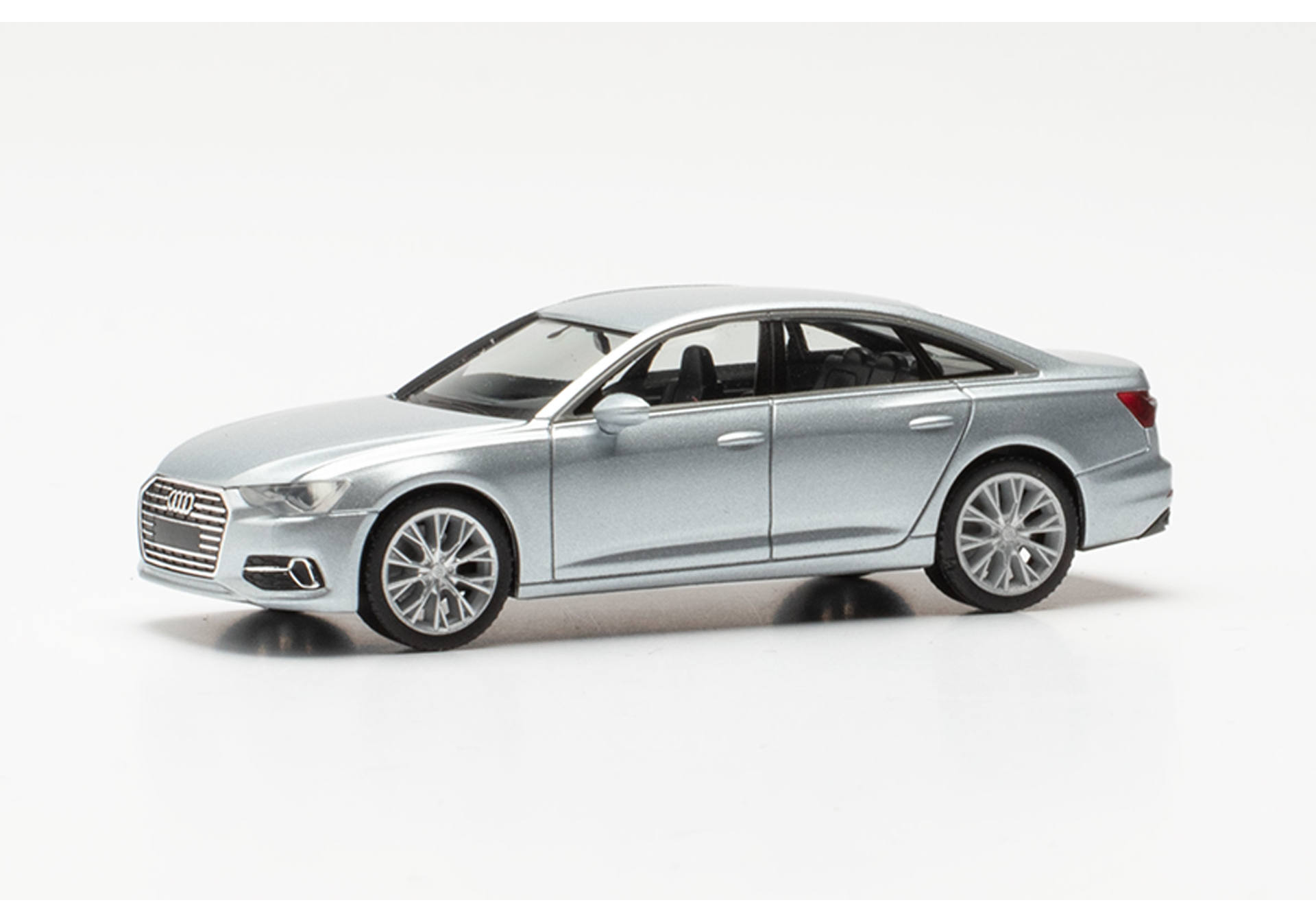 Audi A6 (5. Gen. Audi A6, Baureihe C8, Typ 4K/F2, Modell 18-23), florettsilber met., Herpa, 1:87, mb