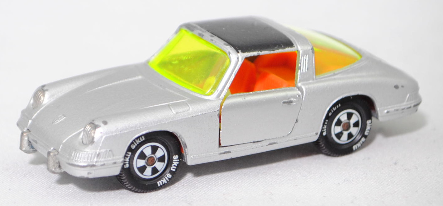 00002 Porsche 911 E Targa (F-Modell bzw. Urmodell, B-Serie, Modell 1968-1969), silber, Lenkrad weiß, Dach schwarz, Bpr. V234, Germ, Verglasung gelbgrün, R10, SIKU, 1:60, m-