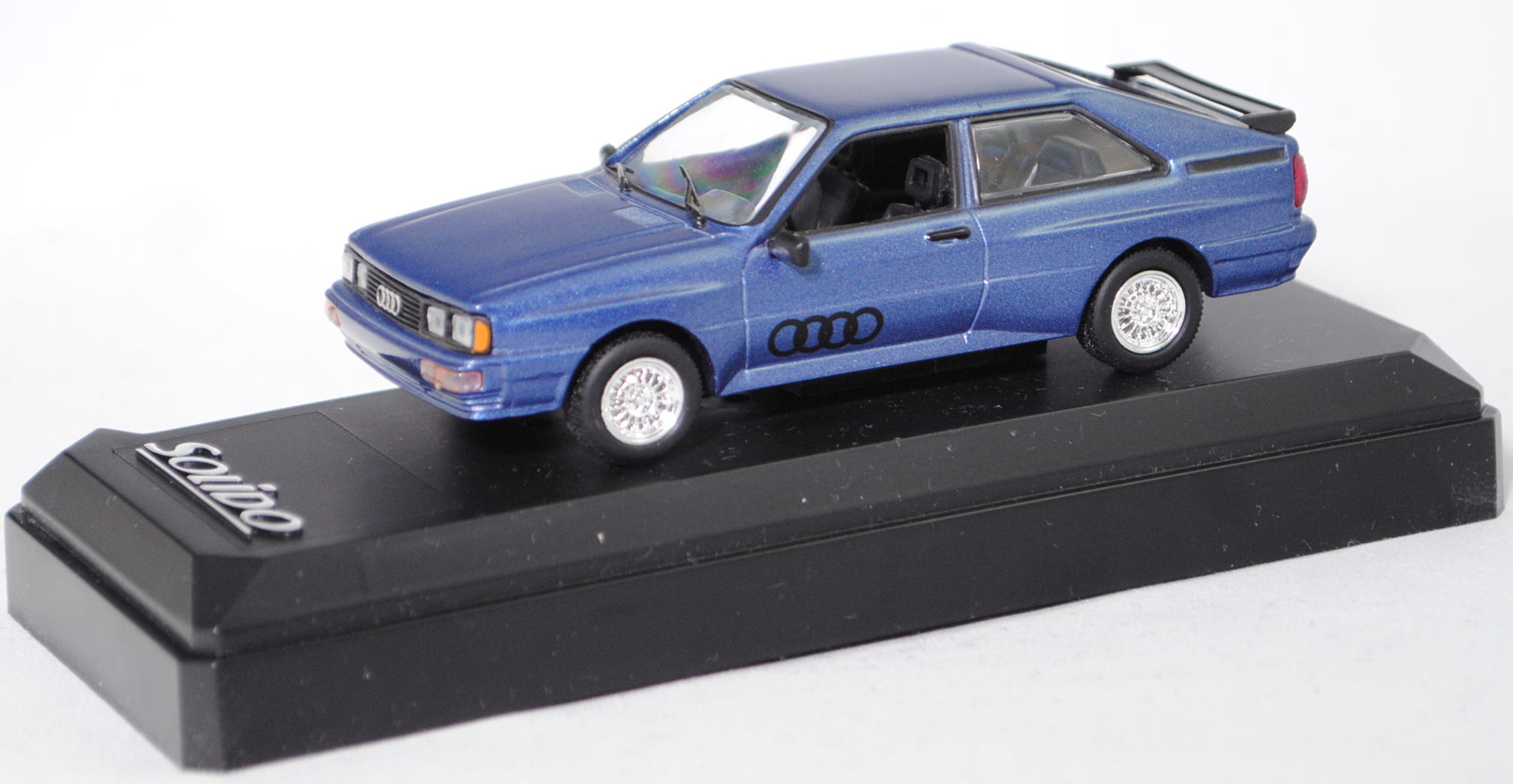 Audi quattro (1. Generation, B2, Typ 85Q, VFL (Vorfacelift), Modell 1980-1982, Baujahr 1981), heliosblau metallic (W5, Lacknummer LA5Y), Solido, 1:43, PC-Box