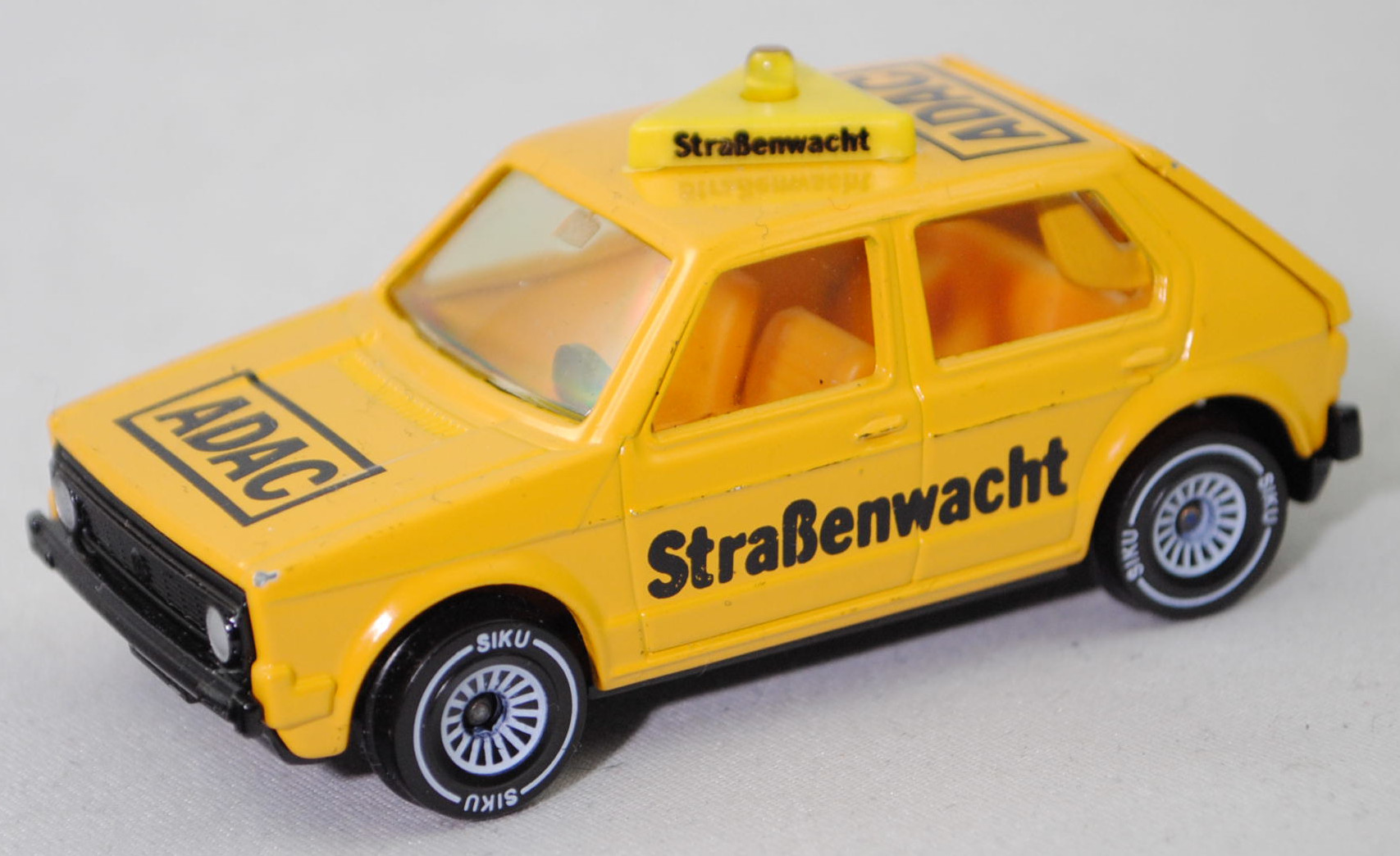 00006a VW Golf I LS mit 4 Türen (Typ 17, Mod. 78-80) ADAC-Straßenwacht, gelb, ADAC / Straßenwacht, B4, SIKU, 1:55, m-