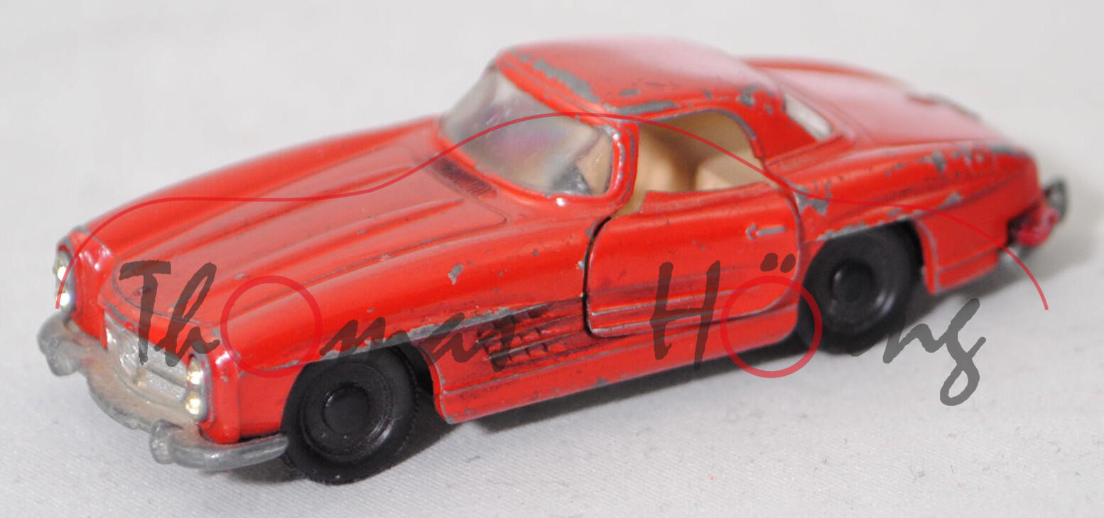 00005 Mercedes-Benz 300 SL Roadster mit Coupédach (W 198 II, Modell 1958-1963), feuerrot, innen hell-beige, Lenkrad schwarz, R1, SIKU, 1:60, vsc