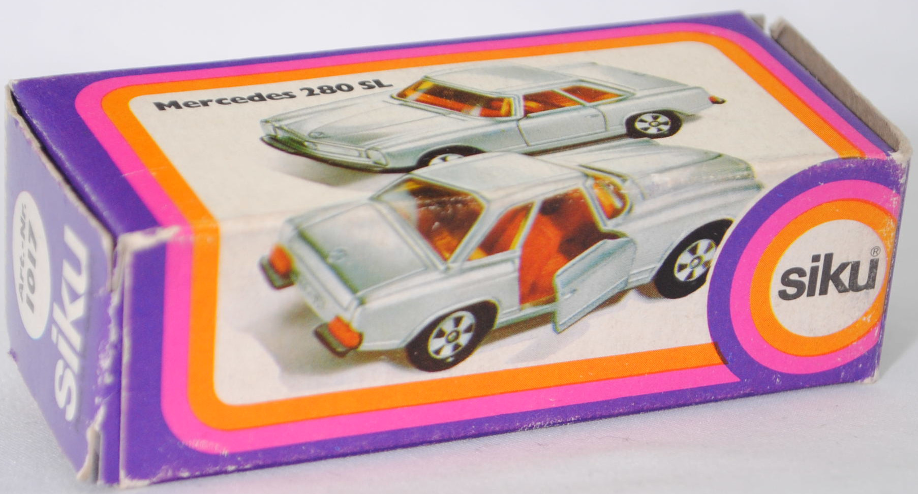 00006 Mercedes-Benz 280 SL (W 113, Pagode, Modell 1968-1971) mit Hardtop (Coupédach), silber, Bpr. V 302 / 1017, W-Germ, Verglasung gelb, R11 gerillt, SIKU SUPER, 1:60, P12h mit ®