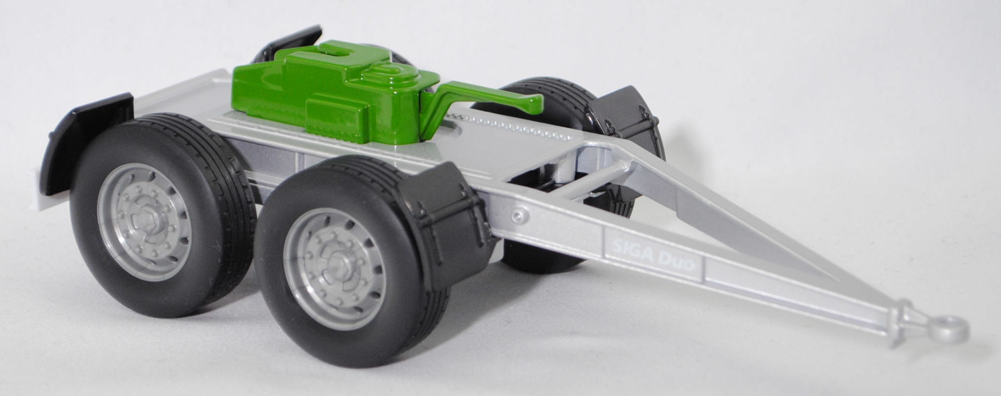 00401 Dolly SIGA Nova Duo (Typ Fahrgetsell mit 2 Achsen, Modell 2006-), Fahrgestell silber, D-Nummernschild OL MK 100, Kupplung grün, SIKU FARMER, 1:32, L17mpK (Limited)