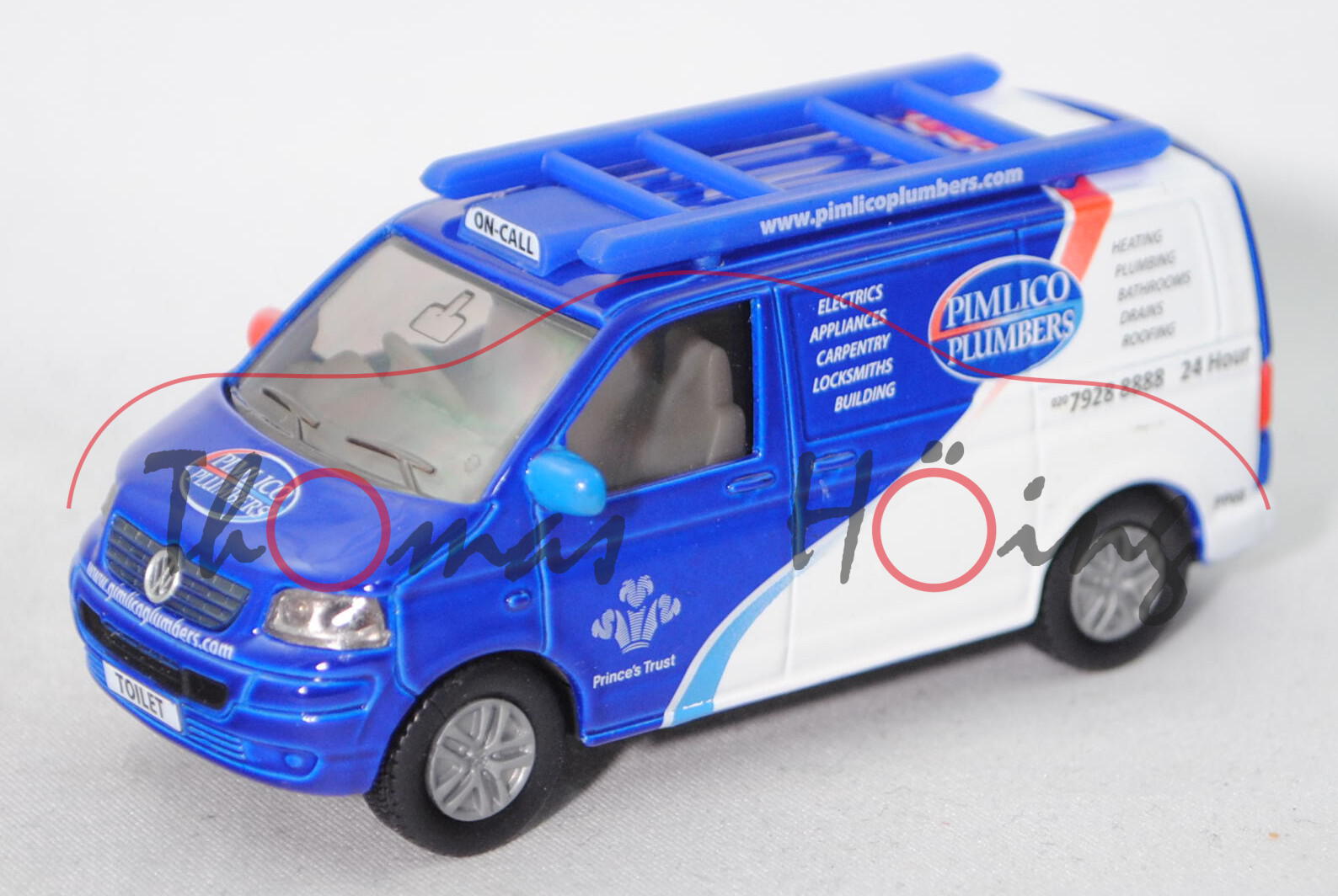 00608 VW T5 Transporter (Typ 7H, Mod. 2003-2009), blau/weiß, PIMLICO / PLUMBERS / PP68 / TOILET, mb