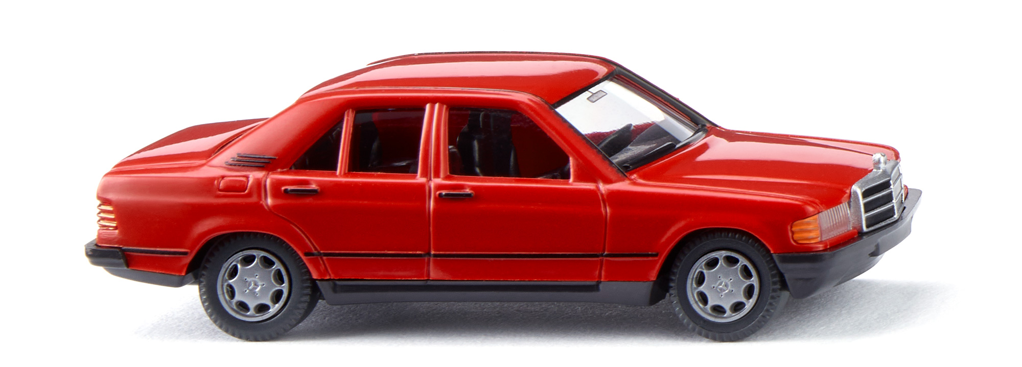 Mercedes-Benz 190 E (W 201, Baumuster 201.024, Vor-MoPf, Modell 1982-1988), signalrot, innen schwarz, Wiking, 1:87, mb