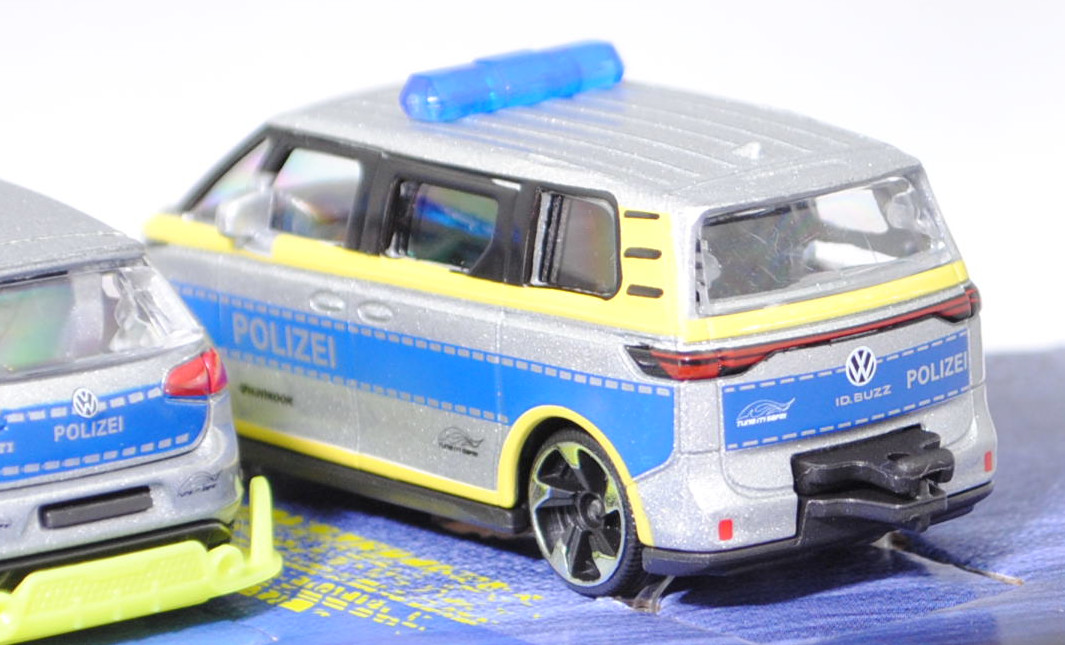 Giftpack POLIZEI Tune it Safe: VW ID. Buzz Pro + VW Golf VII GTI + Porsche 911 Carrera S Coupé + Audi R8 Coupé V10 + BMW M3 Limousine, silber, majorette, mb (POLIZEI)