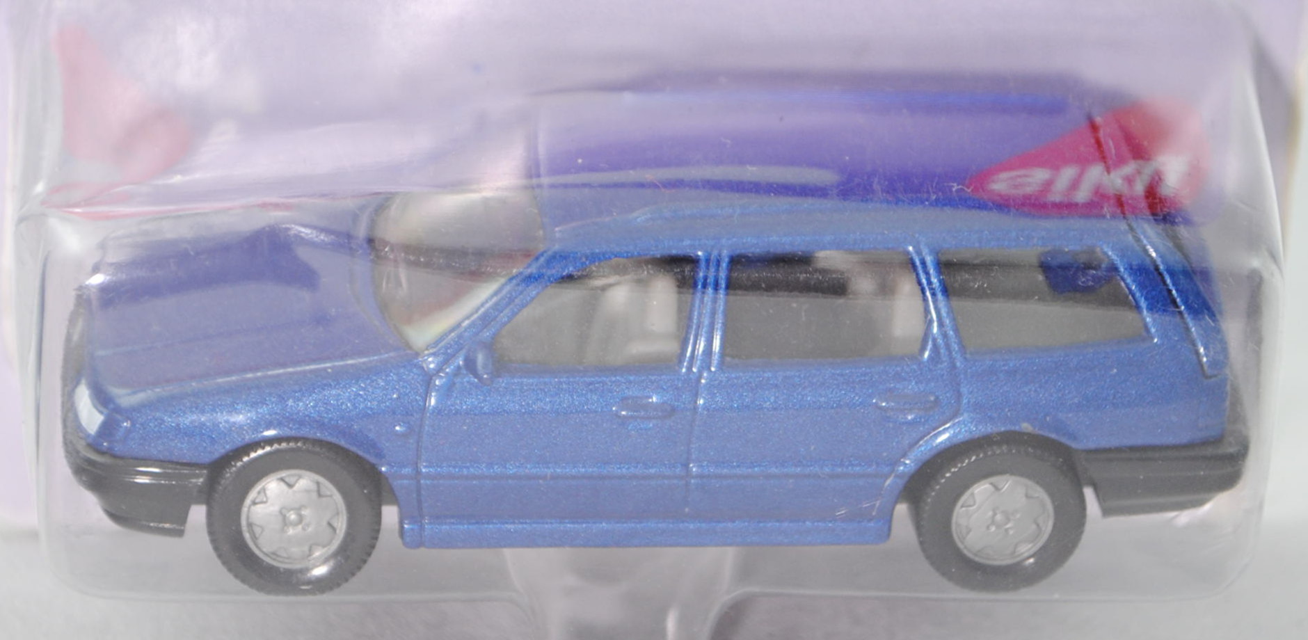 00001 VW Passat Variant 2.8 VR6 (B4, Typ 35i/3A, Modell 1993-1997), dunkel-violettblaumetallic, inne