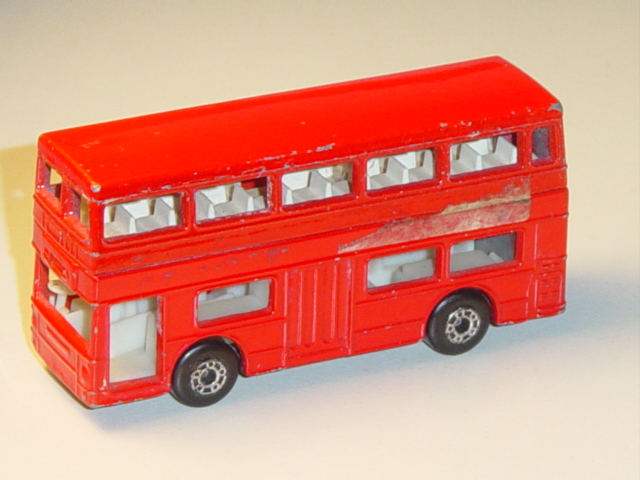 THE LONDONER, verkehrsrot, MATCHBOX 1953-1978, Aufkleber links weg, Matchbox Superfast, mit Farbabpl