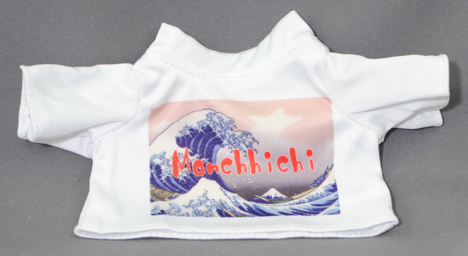 Monchhichi T-Shirt einzeln 2019 (Monchhichi einzelnes T-Shirt zum 45. Geburtstag von Monchhichi im Jahr 2019), Sekiguchi (Limited Edition 2019 Monchhichi 45th Anniversary)