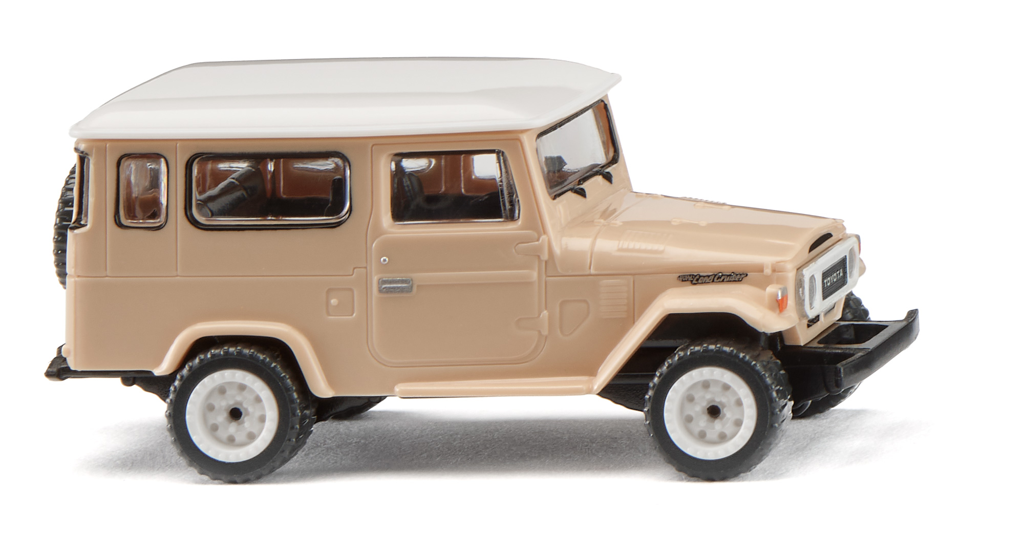 Toyota Land Cruiser BJ44V-KCMY (3. Generation, J4 bzw. J40, Änderung 1979 zum Modelljahr 1979, Modell 1979-1981), Karosserie beige, Dach cremeweiß, Wiking, 1:87, mb