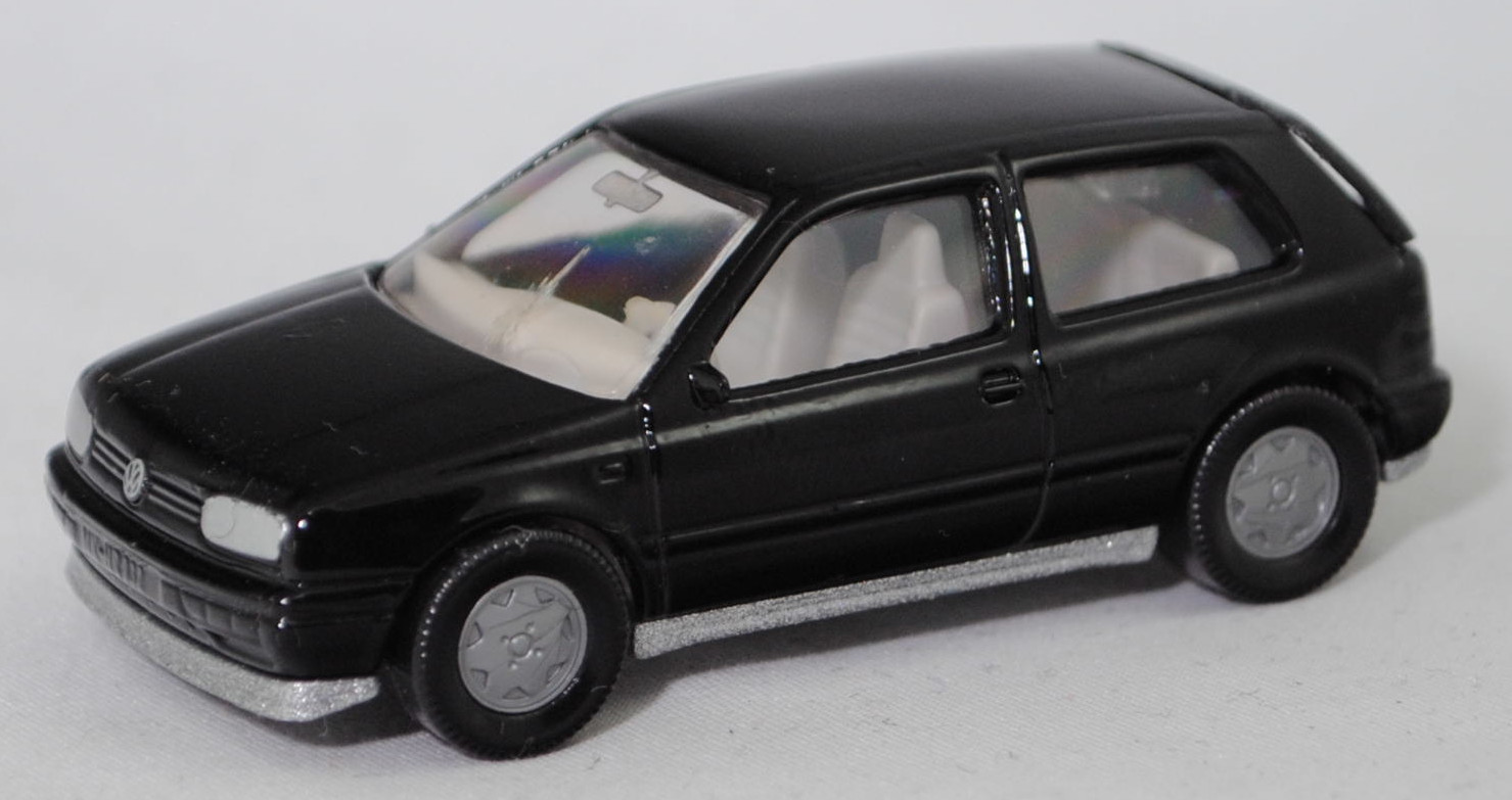 00004 VW Golf III 1.8 GL (Typ 1H, Vorfacelift, Modell 1991-1994), schwarz, innen grau, Lenkrad grau, Chassis silber, Hong, Bpr. 1010 / 0842, SIKU SUPER, 1:56, m- (Riss in Scheibe)