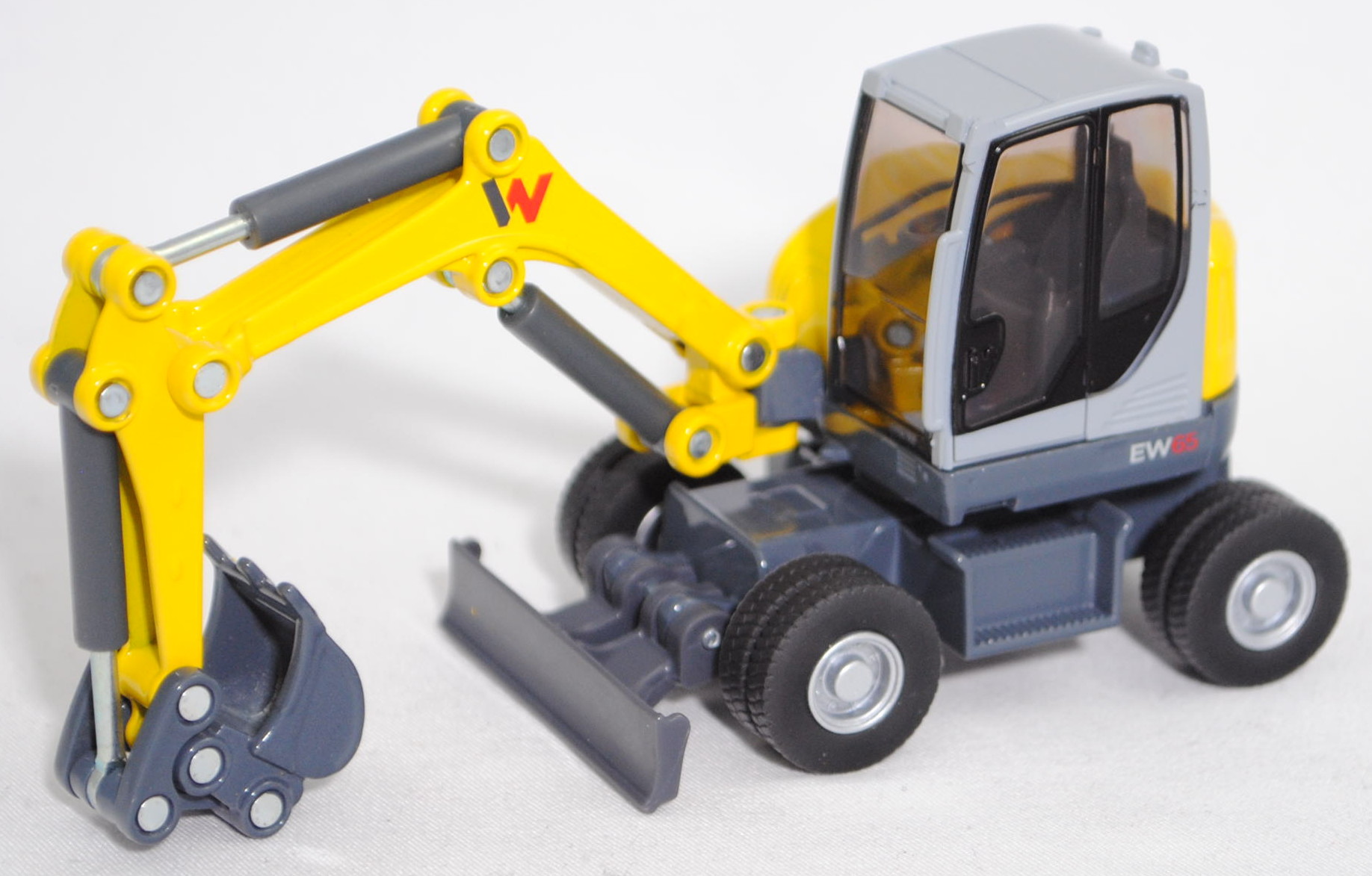 00000 Wacker Neuson EW65 Mobilbagger mit Tieflöffel (Modell 2015-), gelb/grau, SIKU, 1:50, L17mpK