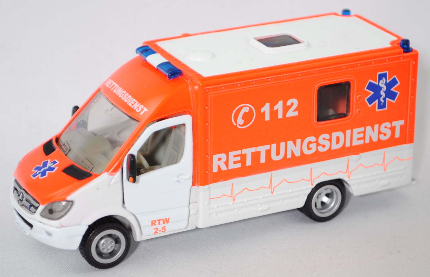 00000 RTW MB Sprinter II (Mod. 2006-2009), weiß/leuchthellrot, innen hell-kieselgrau, SIKU, 1:48, m-